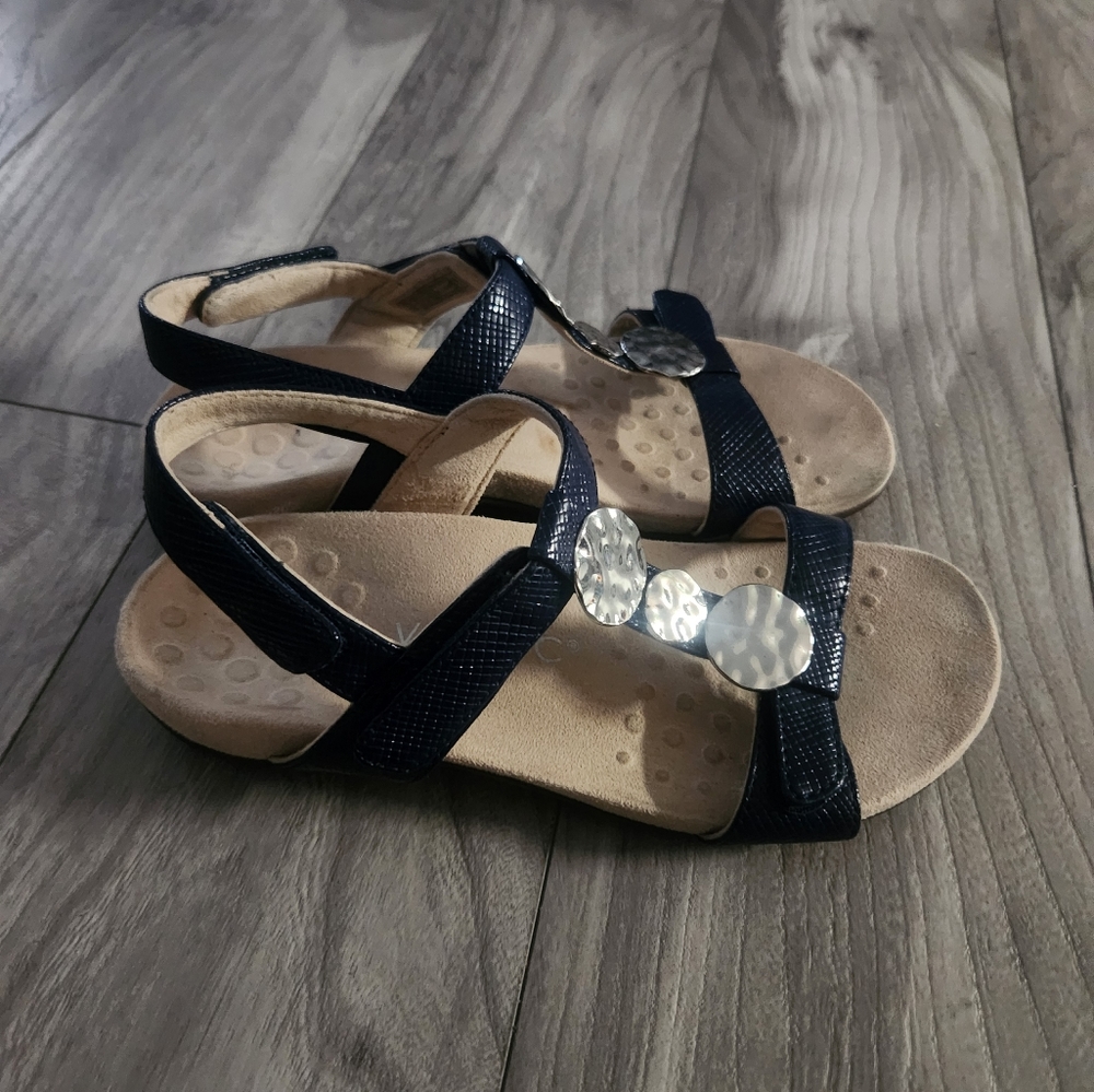 Vionic Farra Lizard Adjustable Sandals Size 6 - image 2